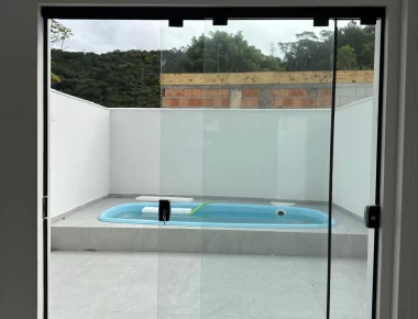 Sobrado Novo Com Piscina, No Bairro Rio Pequeno