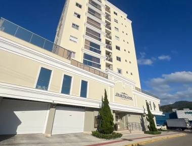 Apartamento Impecável Em Área Central