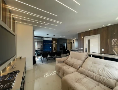 Apartamento Finamente Mobiliado E Decorado Com Vista Mar