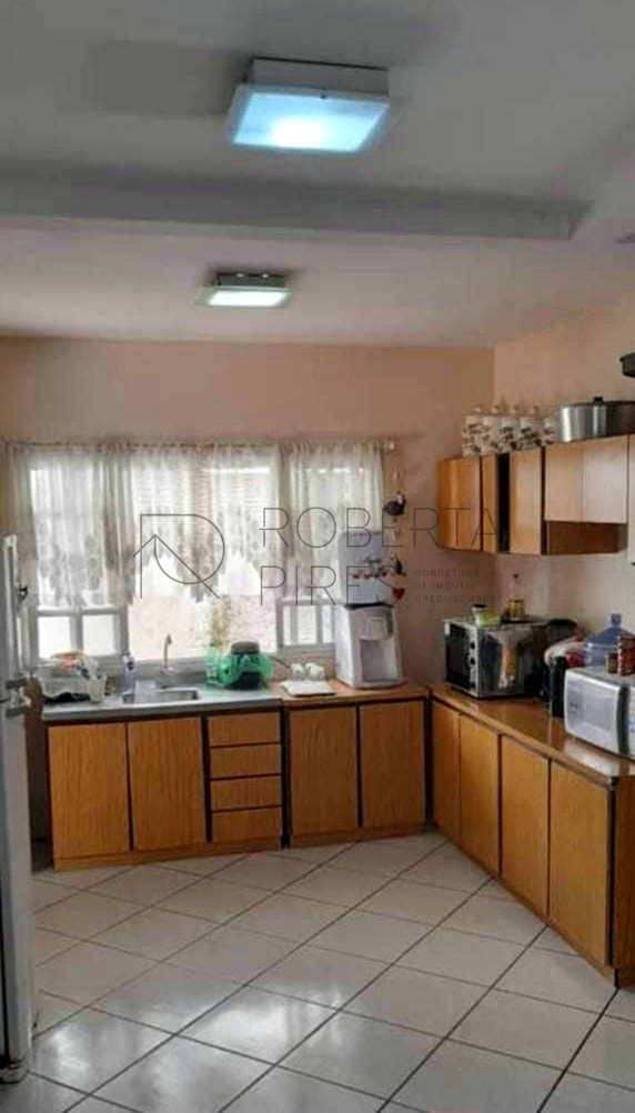 Linda Casa com espaçoso pátio – foto 5