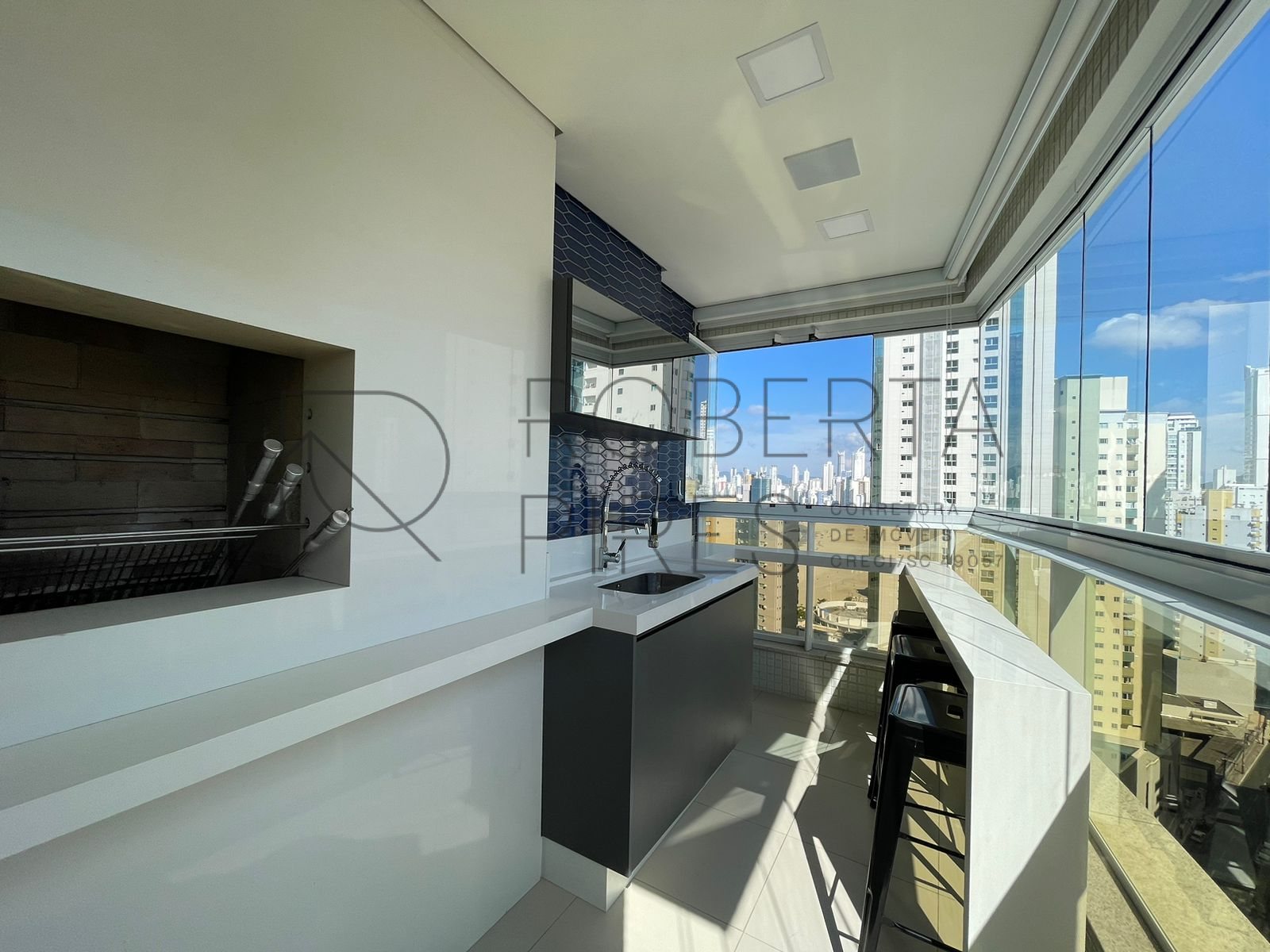 Apartamento finamente mobiliado e decorado com vista mar – foto 5