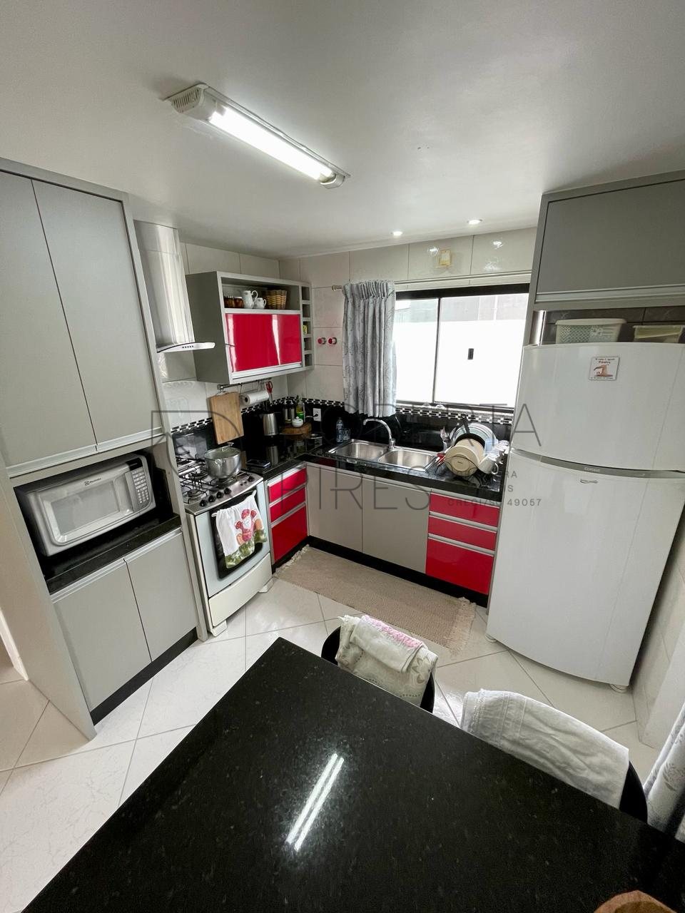 Ampla Casa com 3 dormitórios – foto 3