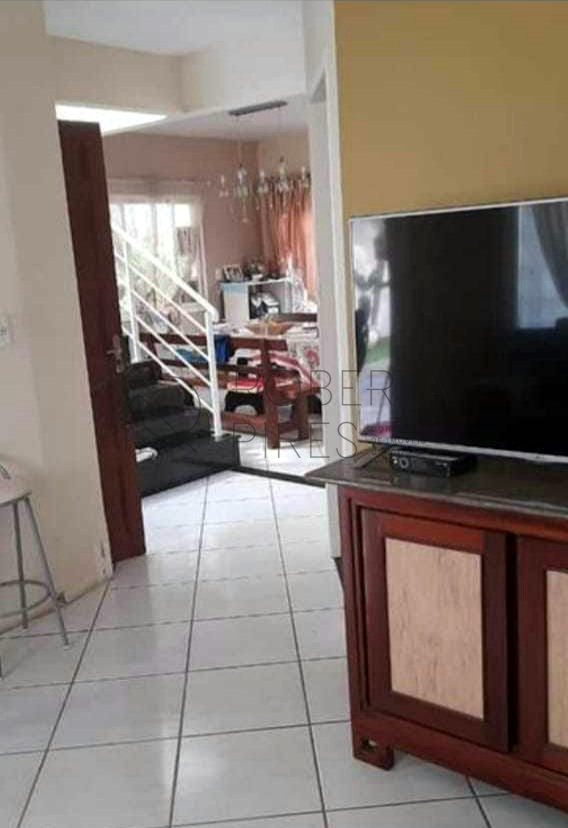 Linda Casa com espaçoso pátio – foto 3