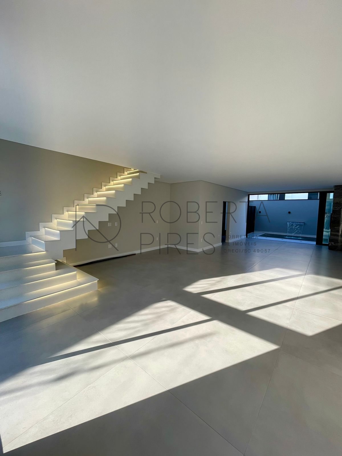 Amplo Sobrado Novo com piscina – foto 4