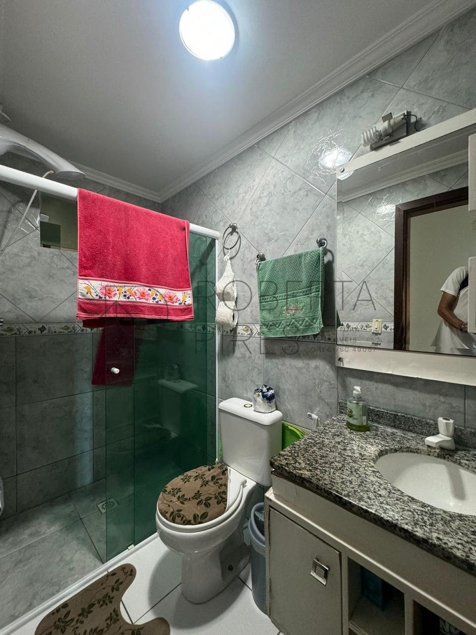 Casa com 3 pisos, 3 salas comerciais e 1 galpão Centro Camboriú – foto 4