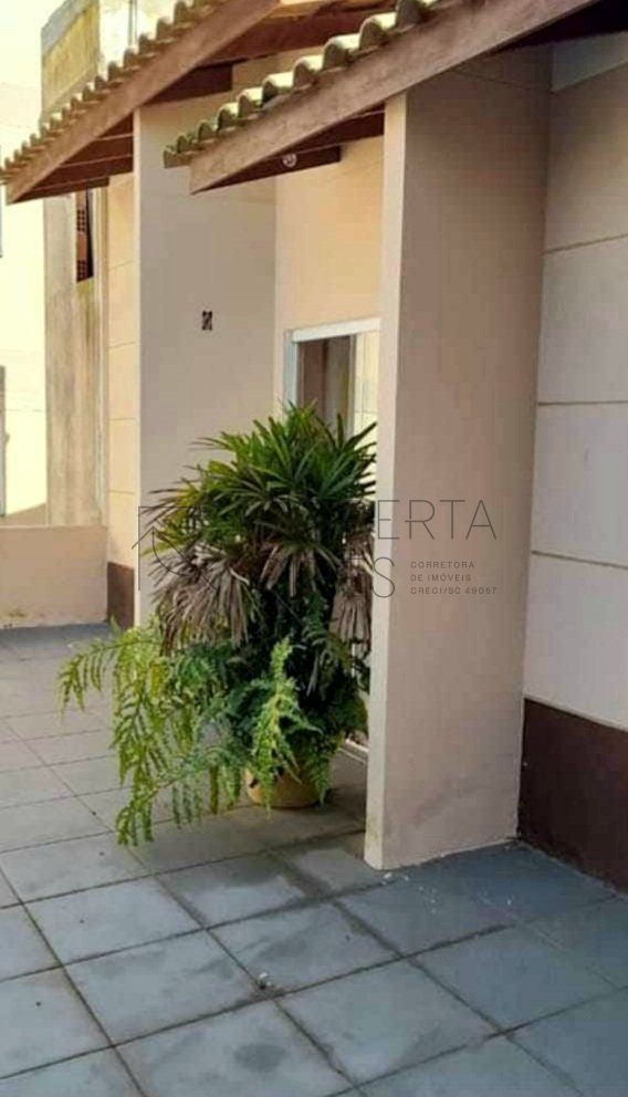 Linda Casa com espaçoso pátio – foto 4