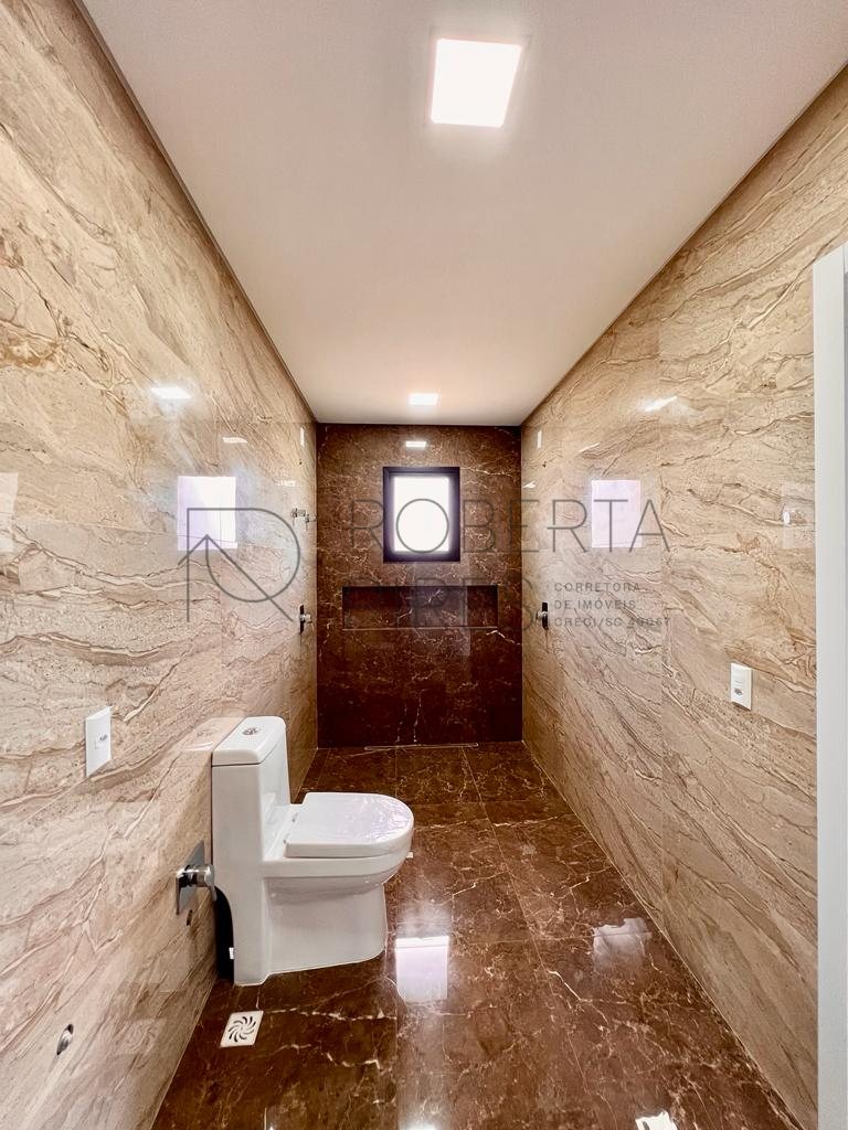 Linda casa no condomínio Caledônia, Bairro Santa Regina. – foto 2