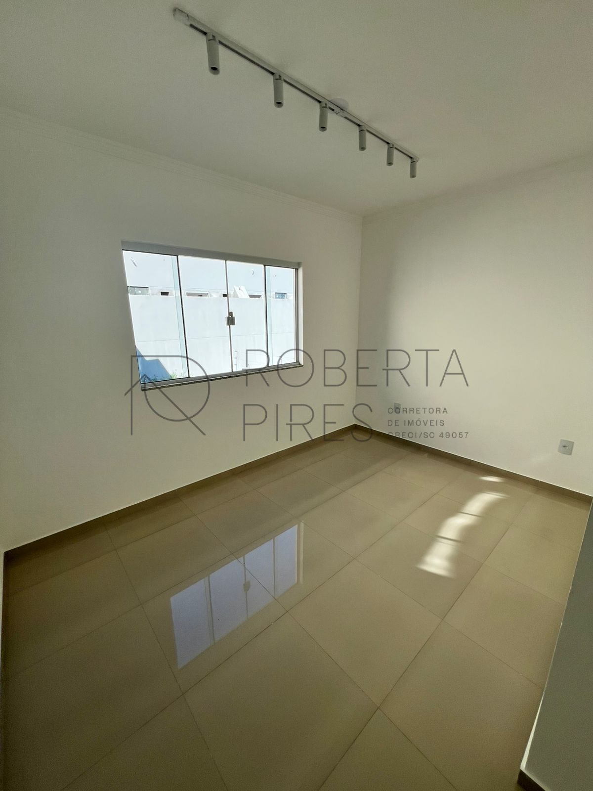Sobrado à venda no bairro Rio Pequeno – Camboriú – foto 2