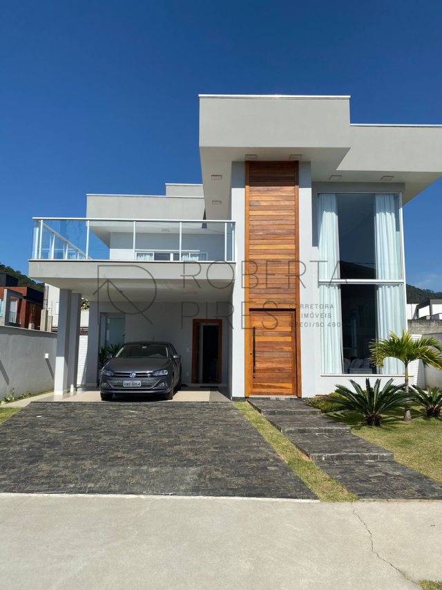 Casa 3 Quartos (1 suíte) – Areias, Camboriú