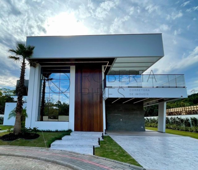 Casa 4 Suítes – Rio do Meio, Camboriú