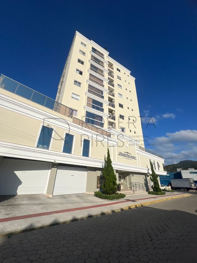 Apartamento 3 Quartos (1 suíte) – Rio Pequeno, Camboriú
