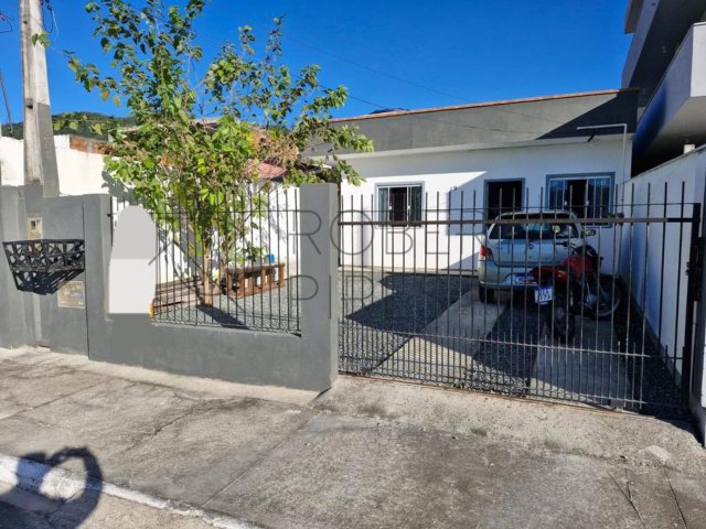 Casa 2 Quartos – Rio Pequeno, Camboriú